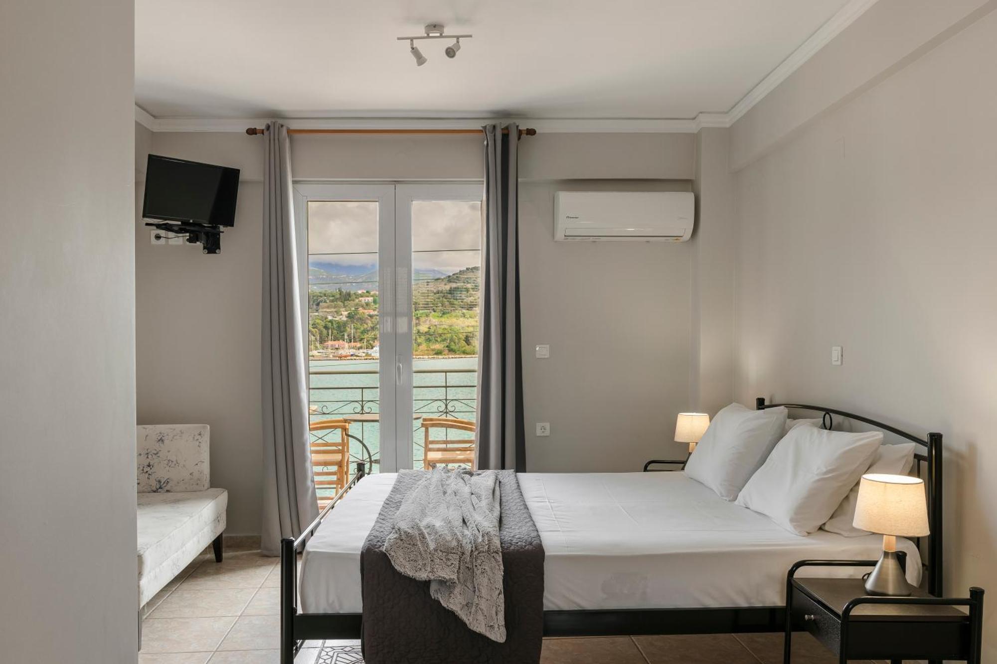 Fidias City Rooms Argostoli  Eksteriør billede